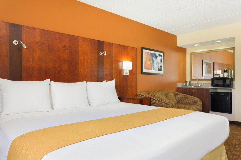 Bedroom 3, Radisson Hotel Akron/Fairlawn, Summit