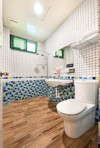 Bathroom 4