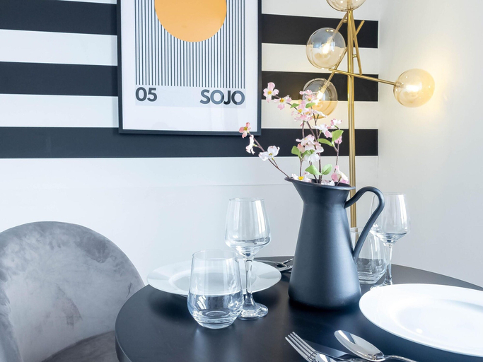 Dining, Roundhay Park One-bedroom Haven by Belvilla, Leeds