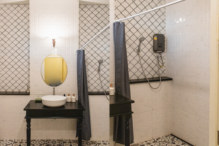 Bathroom 4, Bhirom at Baan Thongjaya, Hang Dong