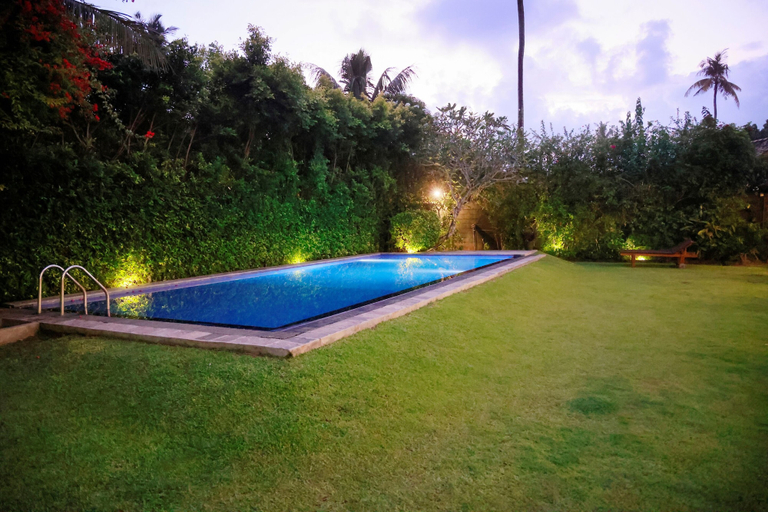 Sport & Beauty 5, South Point Surf House - Whole Villa 5 Bedrooms (Sleeps 14), Habaraduwa