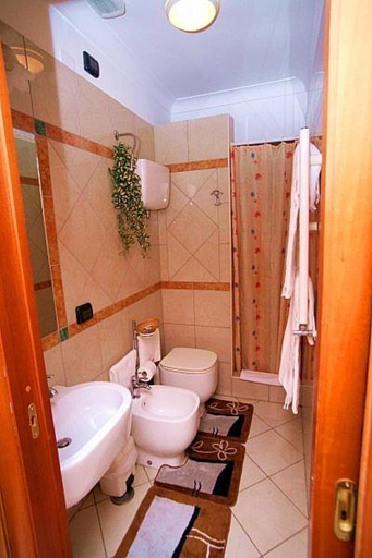 Bathroom 5, B&B Ginevra 2 , Napoli