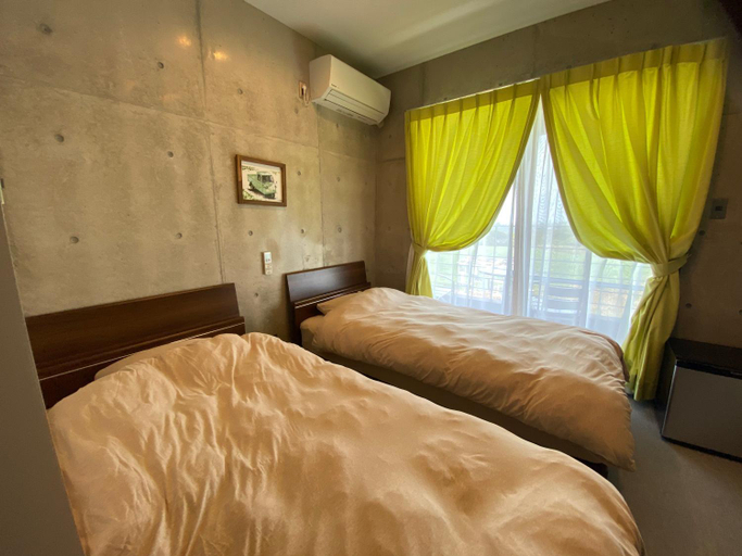 Bedroom 2, B & BTandem, Ginoza