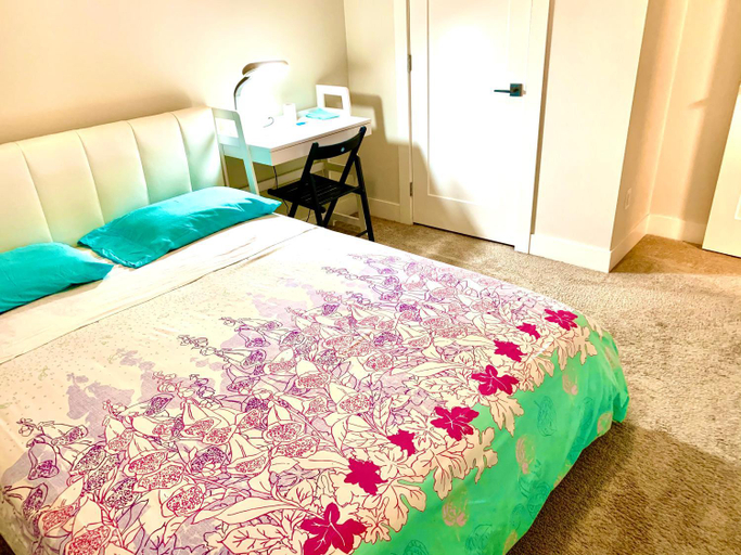Others 2, Deluxe House, Greater Vancouver