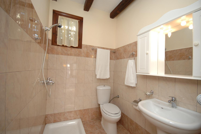 Bathroom, Sun of Mykonos Studios, South Aegean