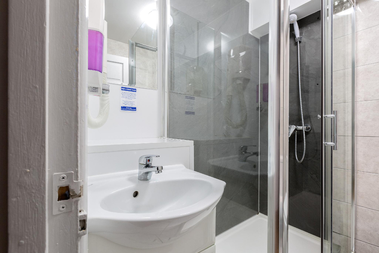 Bathroom 4, Central Hoxton Shoreditch, London