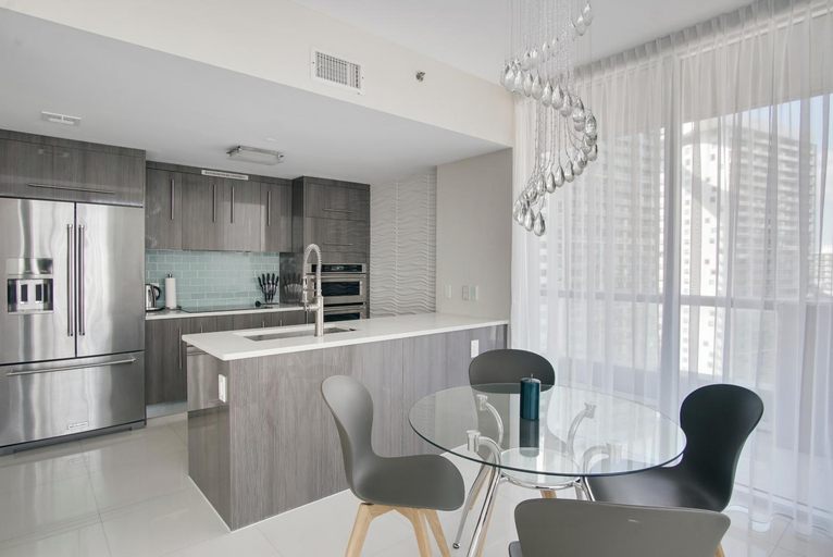 Dining Room 9