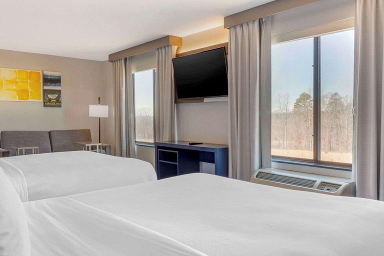 Bedroom 3, Comfort Suites Whitsett - Greensboro East, Guilford