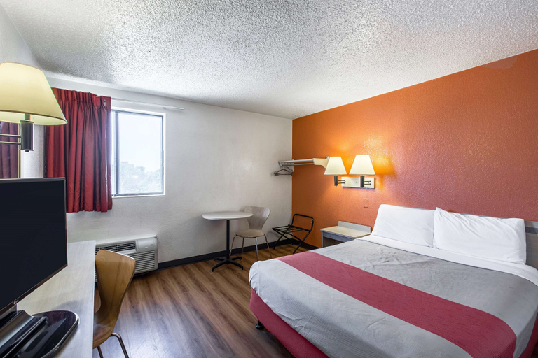 Bedroom 21