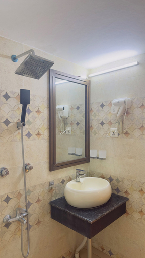 Bathroom 3, Hotel The Grand Hyatt Dhaka, Dhaka
