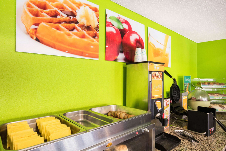 Food & Drinks 5, Quality Inn Trussville I-59 exit 141, Jefferson