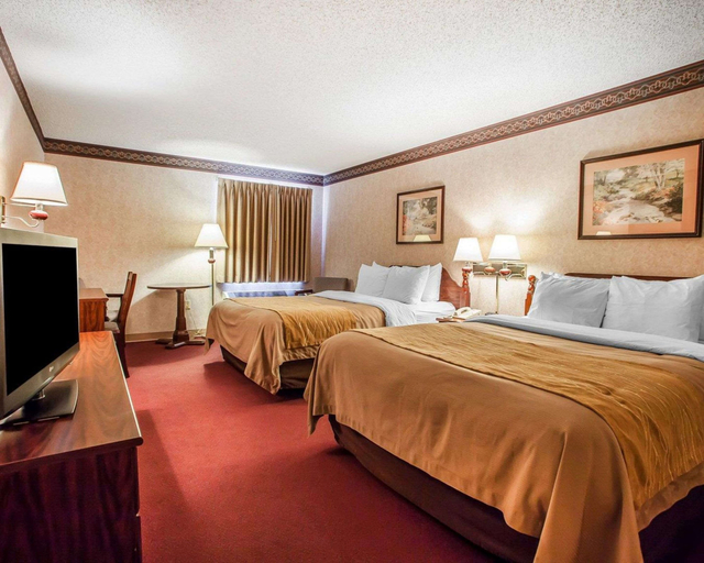 Bedroom 3, Quality Inn Midway, Berks