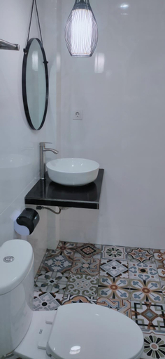 Bathroom 12