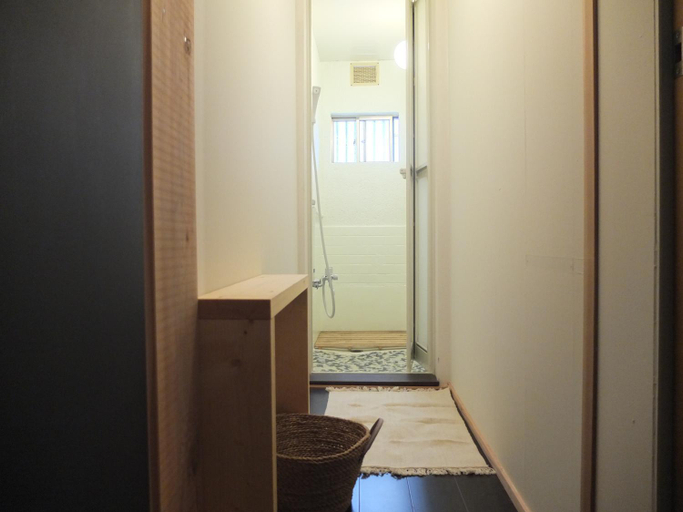 Bathroom 3, YOMOGI GUESTHOUSE, Tokoname