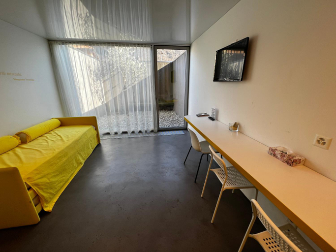 Others 4, Chromotel self check-in, Lugano