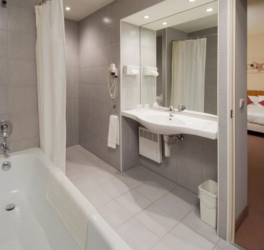 Bathroom 4, Astoria Hotel Antwerp, Antwerpen