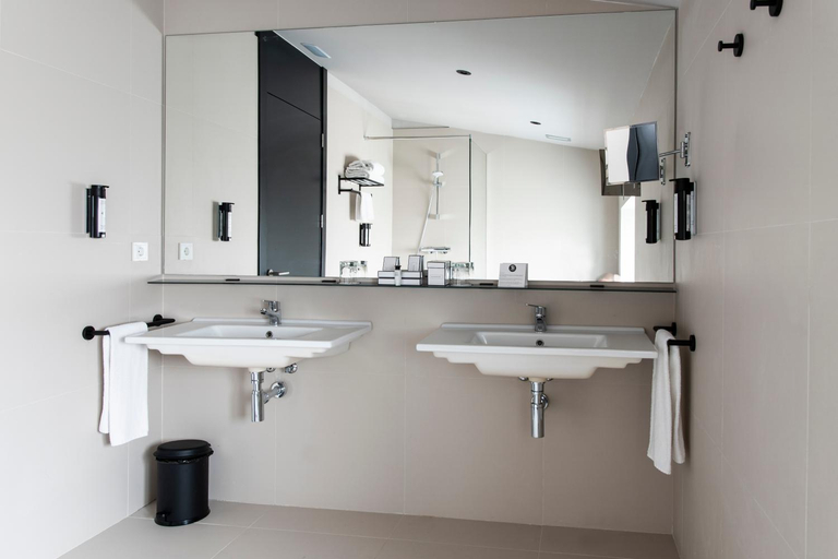 Bathroom 4, Soho Boutique Palacio de Pombo, Cantabria