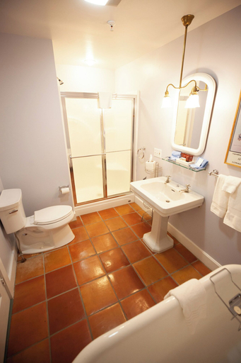 Bathroom 3, Yellow House Inn, Hancock