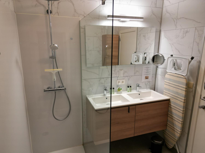 Bathroom 3, Laurina's Cove, West-Vlaanderen