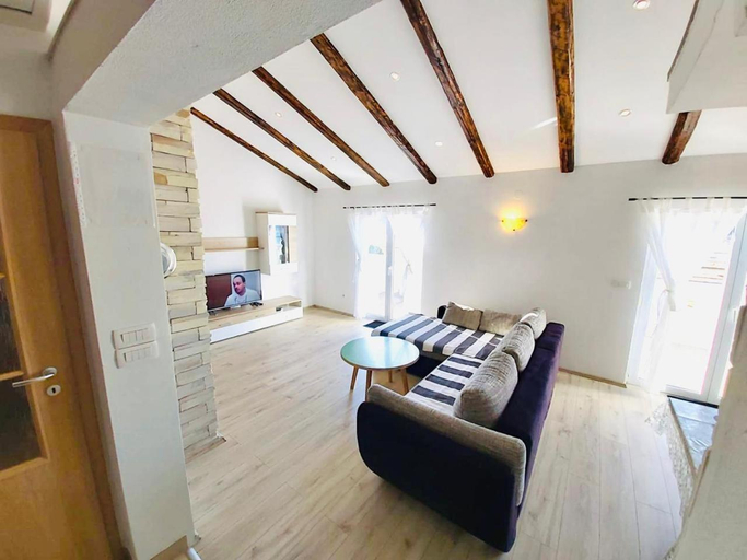 Others 2, Modern attic apartment, Lopar/Supetarska Draga