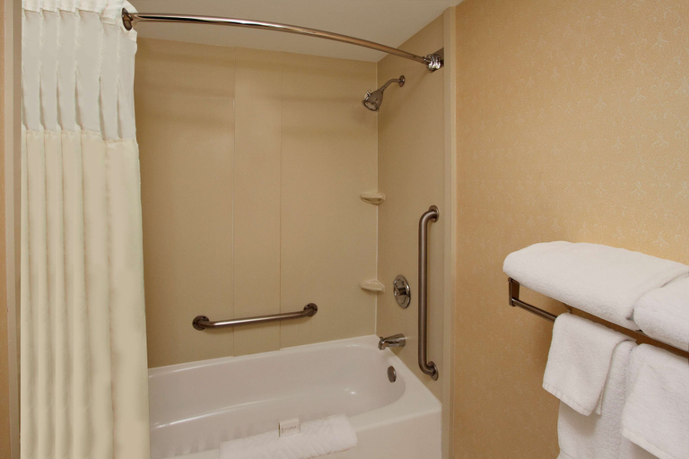 Bathroom 5, DoubleTree by Hilton Mahwah, Bergen