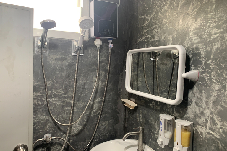 Bathroom 5, Na Nont Place, Pak Kret