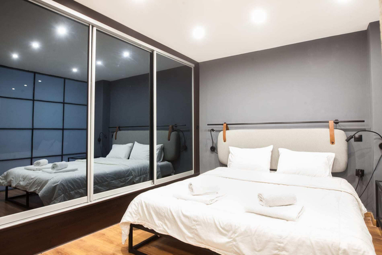Bedroom 3, Modern Industrial Apt In Neos Kosmos, Attica