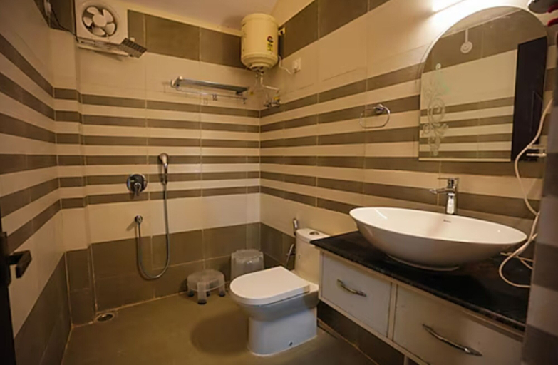 Bathroom, Goroomgo Nature Sprint Resort Uttarakhand, Nainital