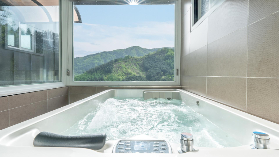 Bathroom, Gapyeong Gipeunsanarae Spa Pension, Gapyeong