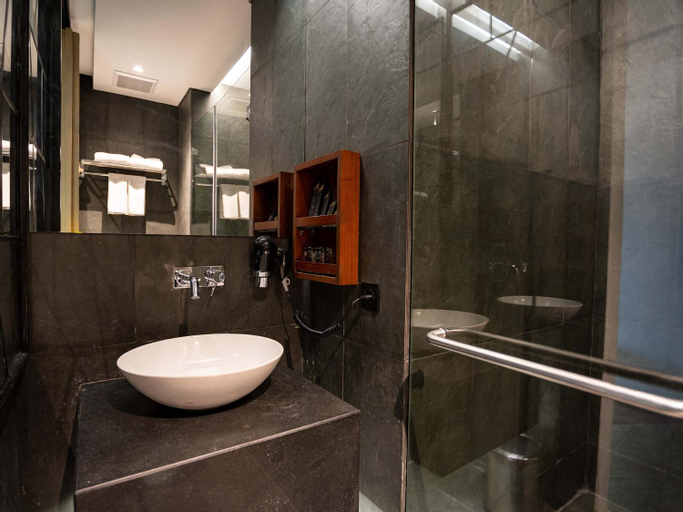 Bathroom 4