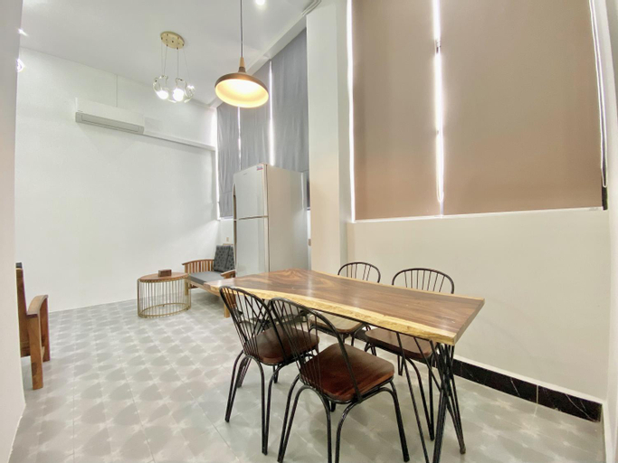 Dining Room 12