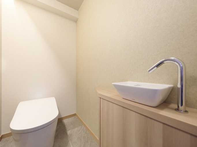 Bathroom 8