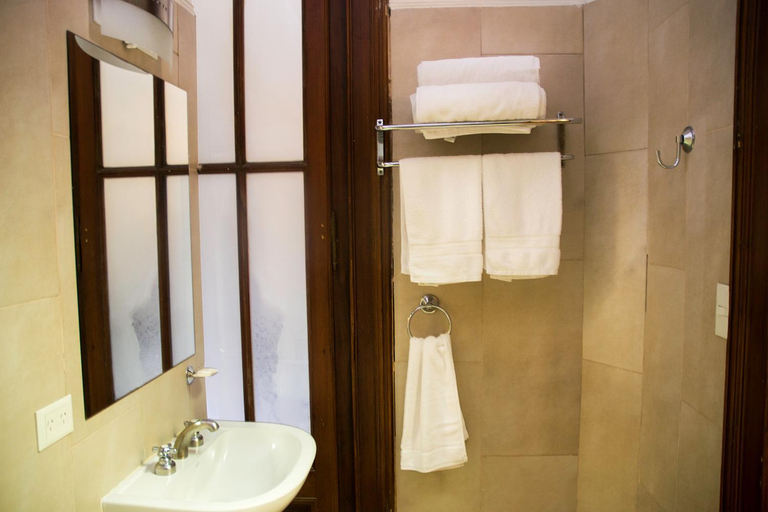 Bathroom 4, Milhouse Hostel Avenue, Distrito Federal