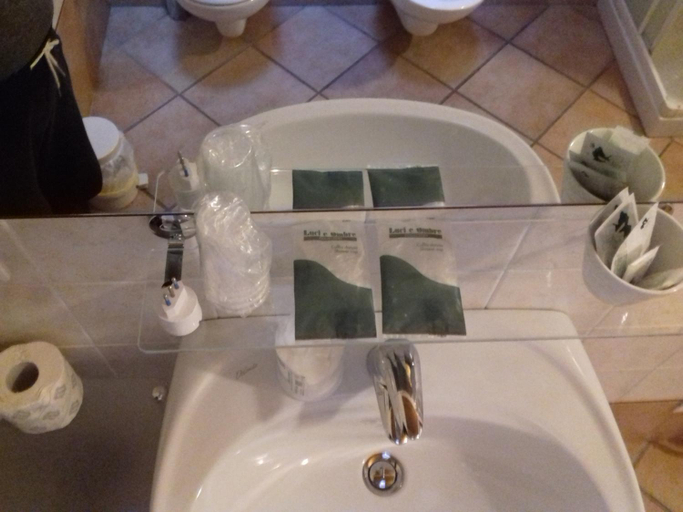 Bathroom 2, Agriturismo Lupo Bianco, Mantua