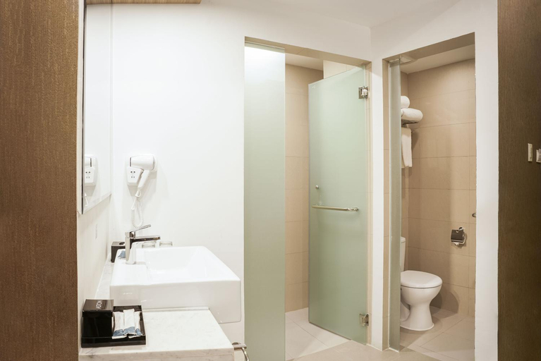 Bathroom 27
