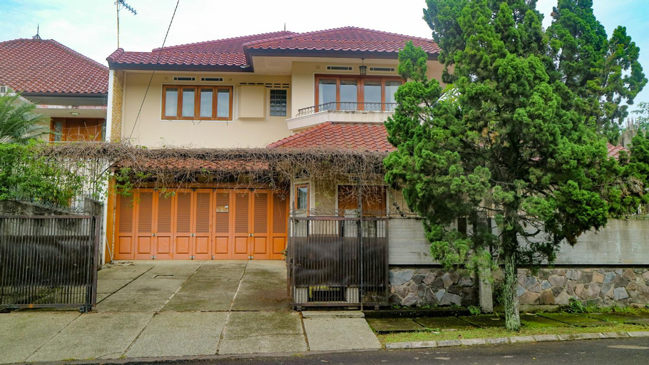 Exterior 12