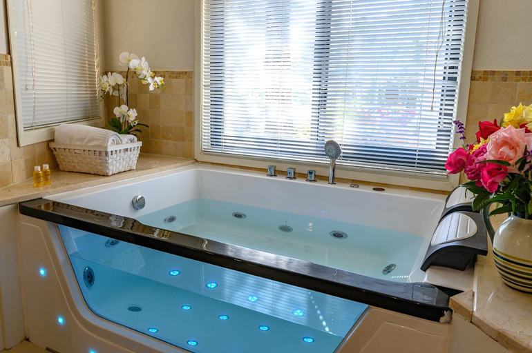 Bathroom 4, Dream Time