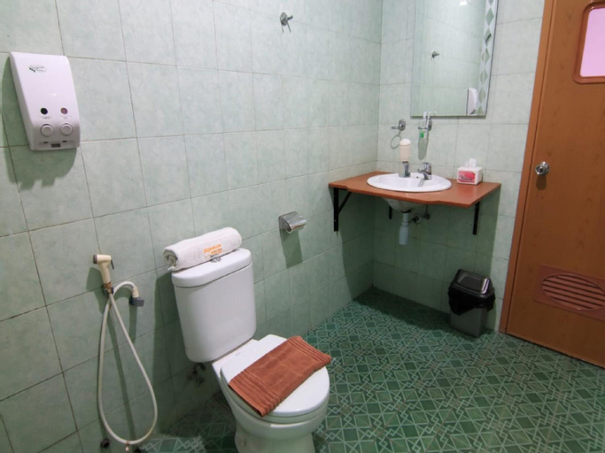 Bedroom 2, Signature Hotel Cipanas , Cianjur