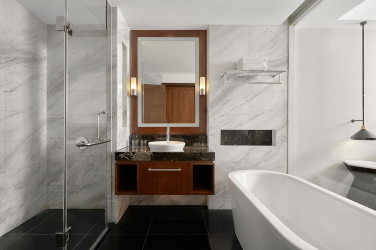 Bathroom 5, Sheraton Hanoi West, Từ Liêm