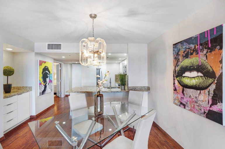 Dining Room 9