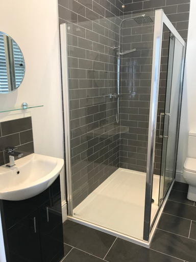 Bathroom 2, The queens head, Northumberland