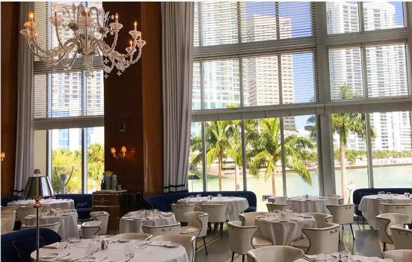 Food & Drinks 5, NEW!!! W Brickell Miami- ICON DELUXE LOUNGE with 2 masters, Miami-Dade