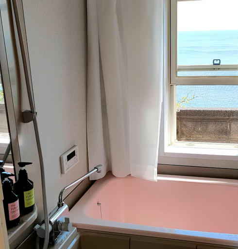 Others 4, AKUA inn, Awaji