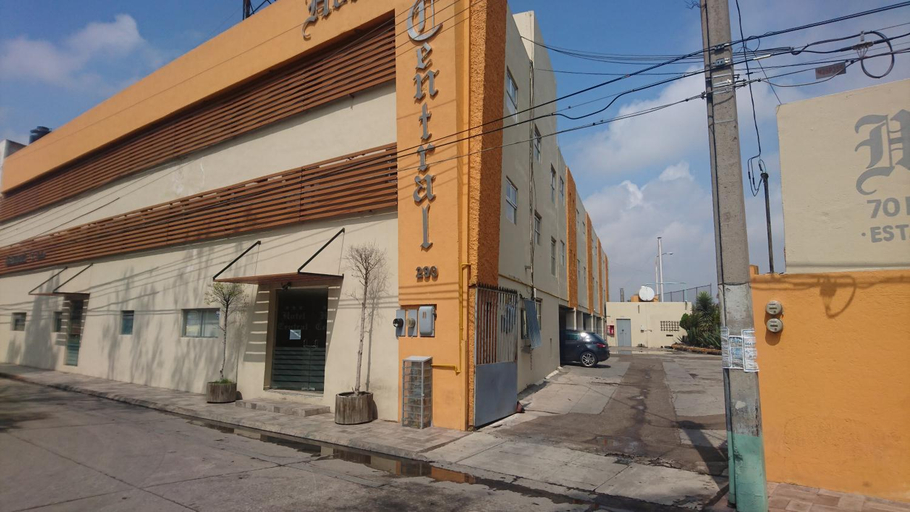 Exterior & Views