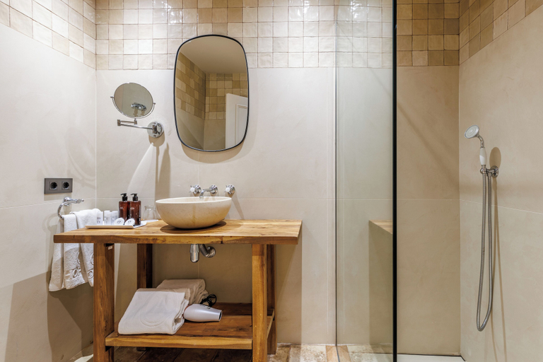 Bathroom 5, Hoposa Uyal, Baleares