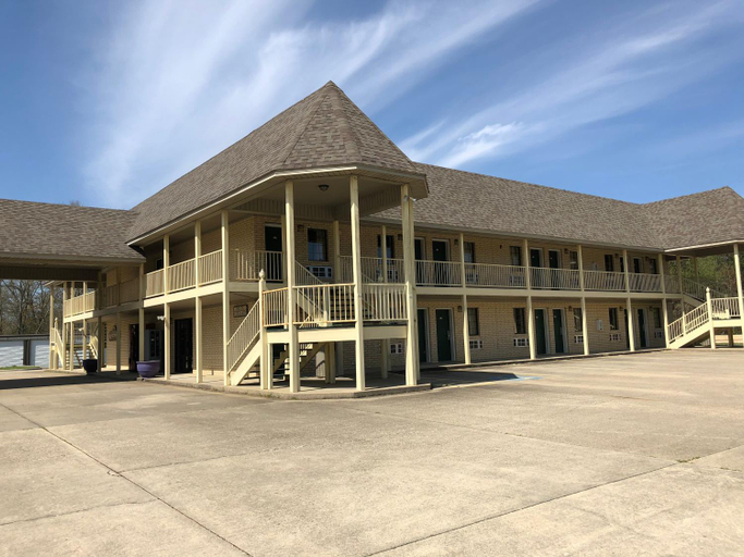 5, Riverwood Inn, Pike