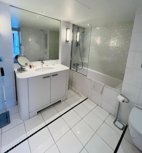 Bathroom 4, Résidence Carlton Riviera - Cannes , Alpes-Maritimes