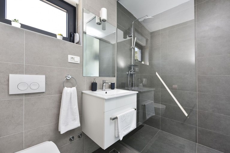 Bathroom 4, Villa Royal Promons, Starigrad