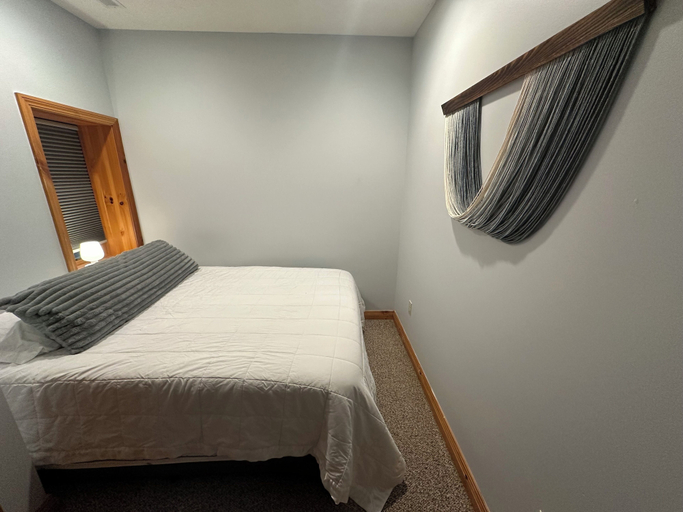 Bedroom 2, Chillaxin, Garrett