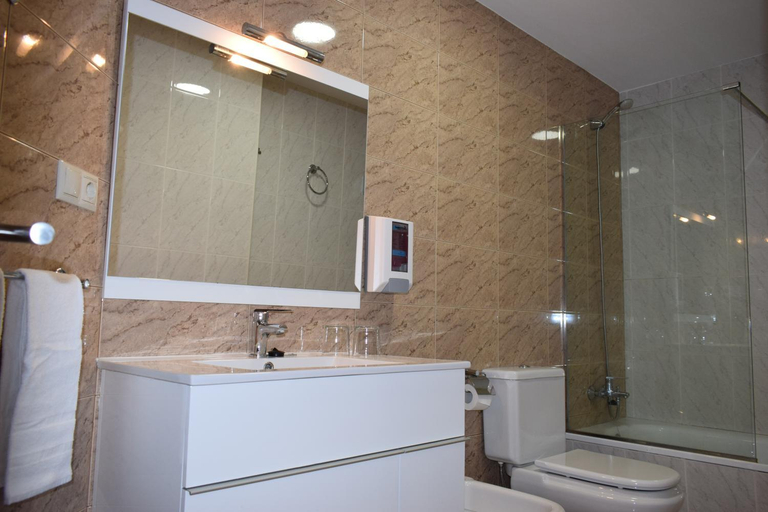 Bathroom 4, Apartamentos VIDA Finisterre, A Coruña